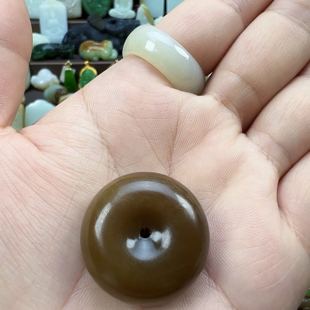 S****和田玉未镶嵌颈饰