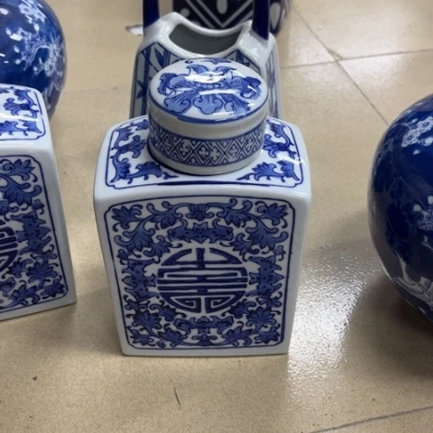 水***成瓷片瑕疵瓷片不退不换。。。。。。。。。。
