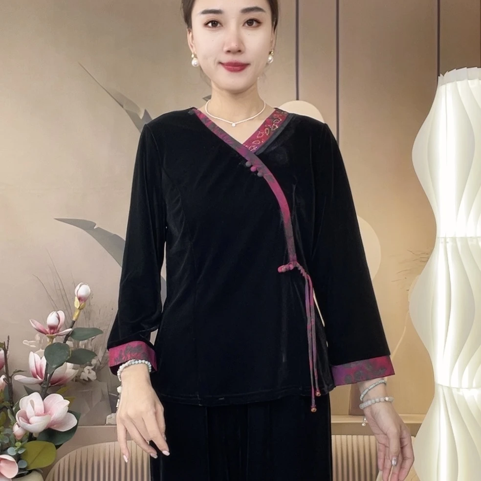 丝绒秋季新款V领纯色中老年女装黑色复古小衫长袖