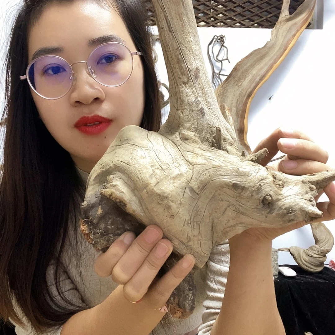 匆***月香榧木今天晚上吃什么好吃的东西