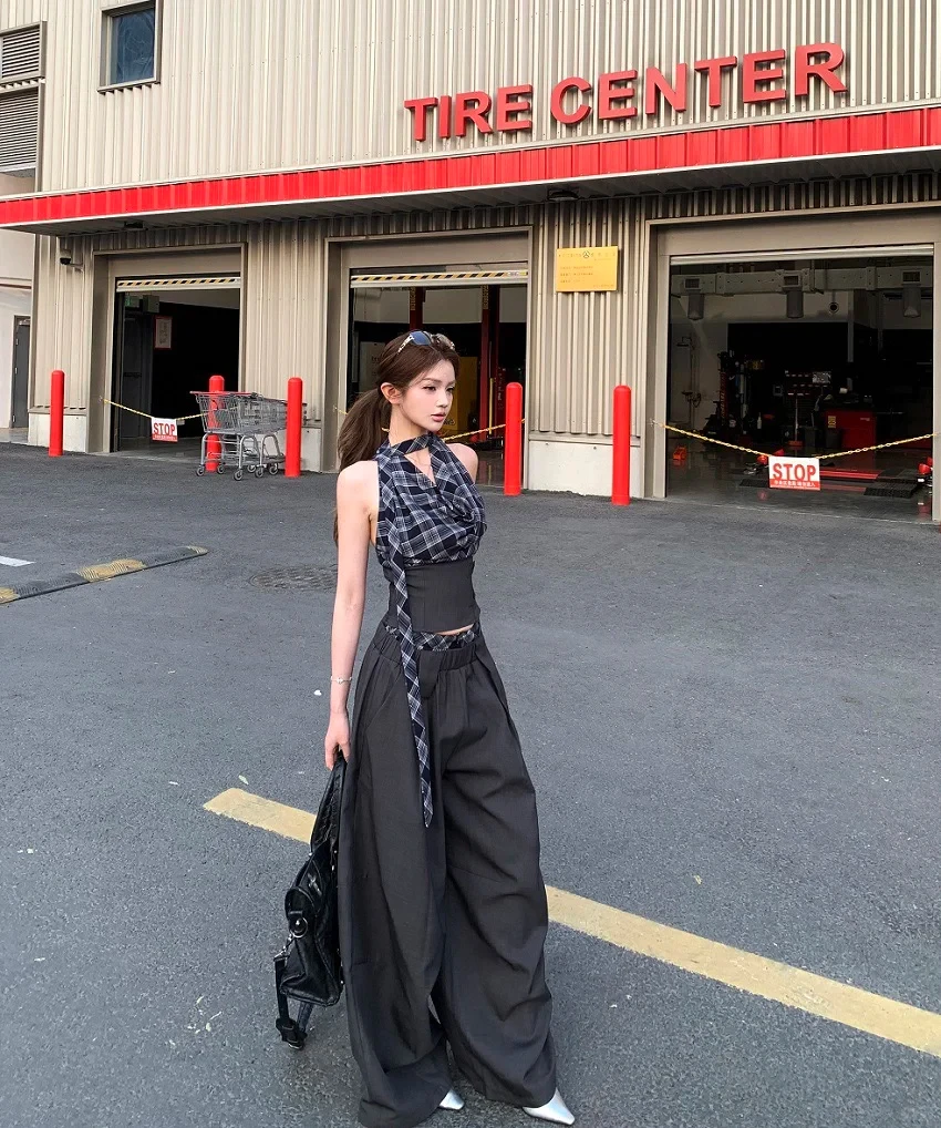 2025新款韩系千金感格纹挂脖收腰上衣女宽松显瘦休闲裤子两件套装