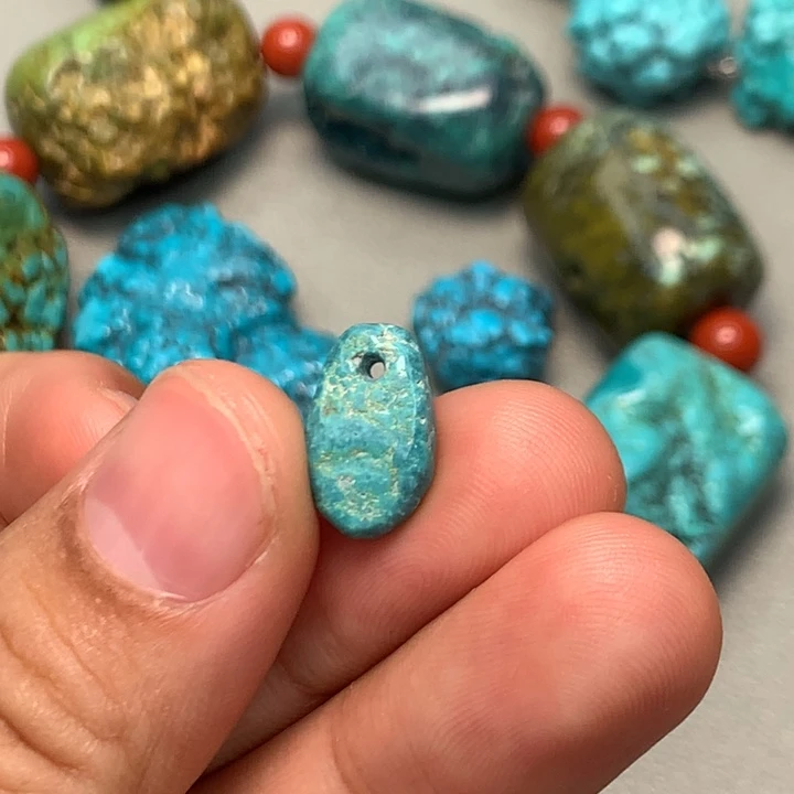 绿松石未镶嵌颈饰