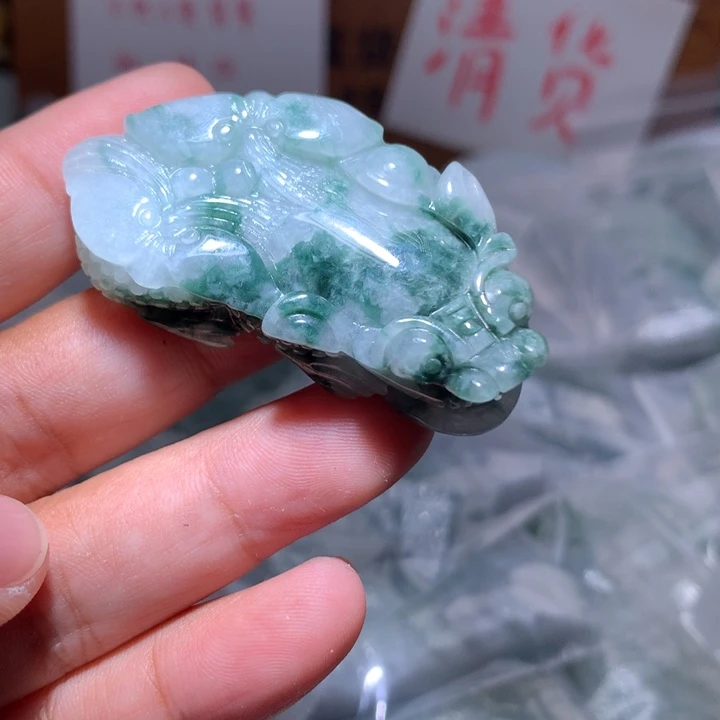 翡翠未镶嵌颈饰保真天然A货翡翠