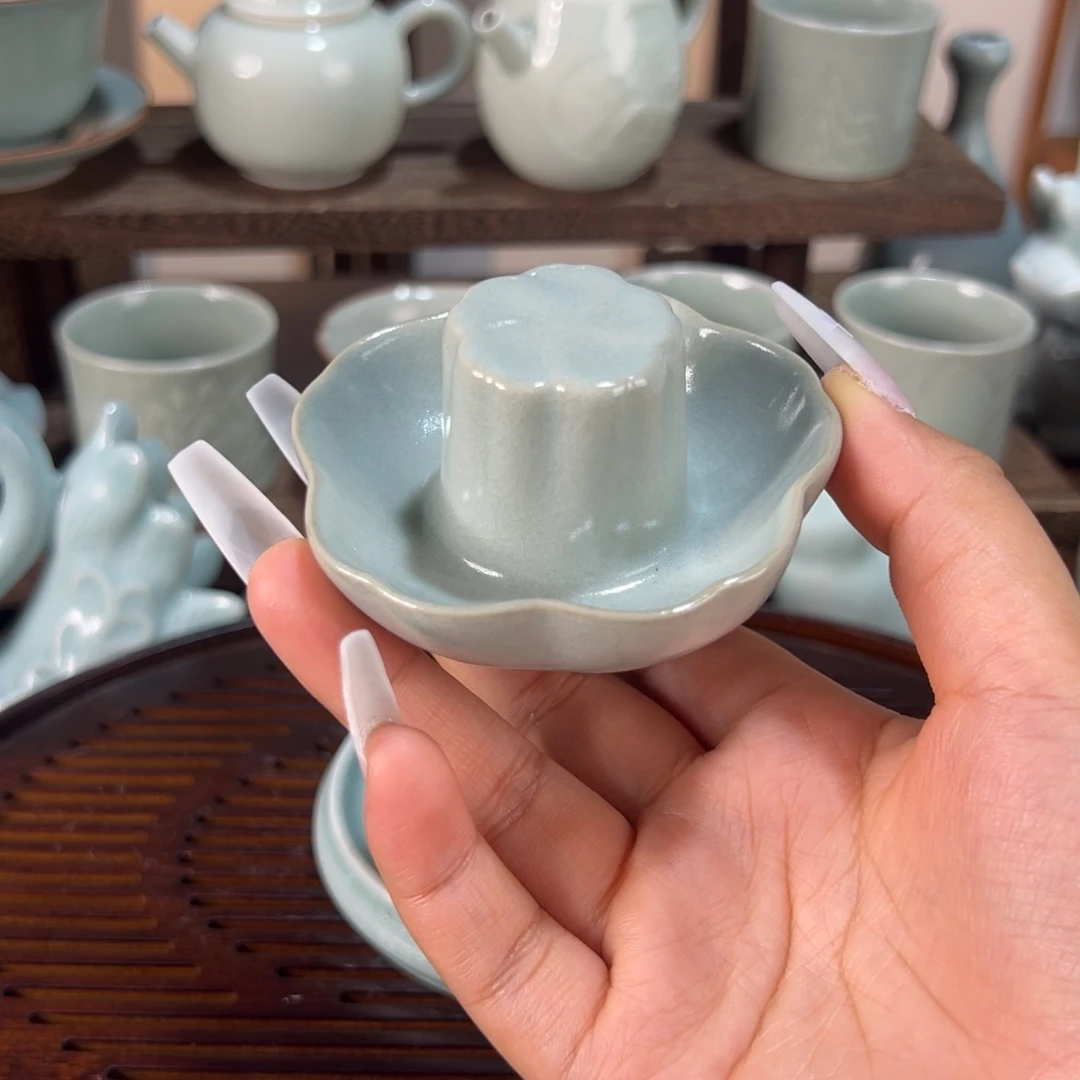 微瑕卵青盖置。