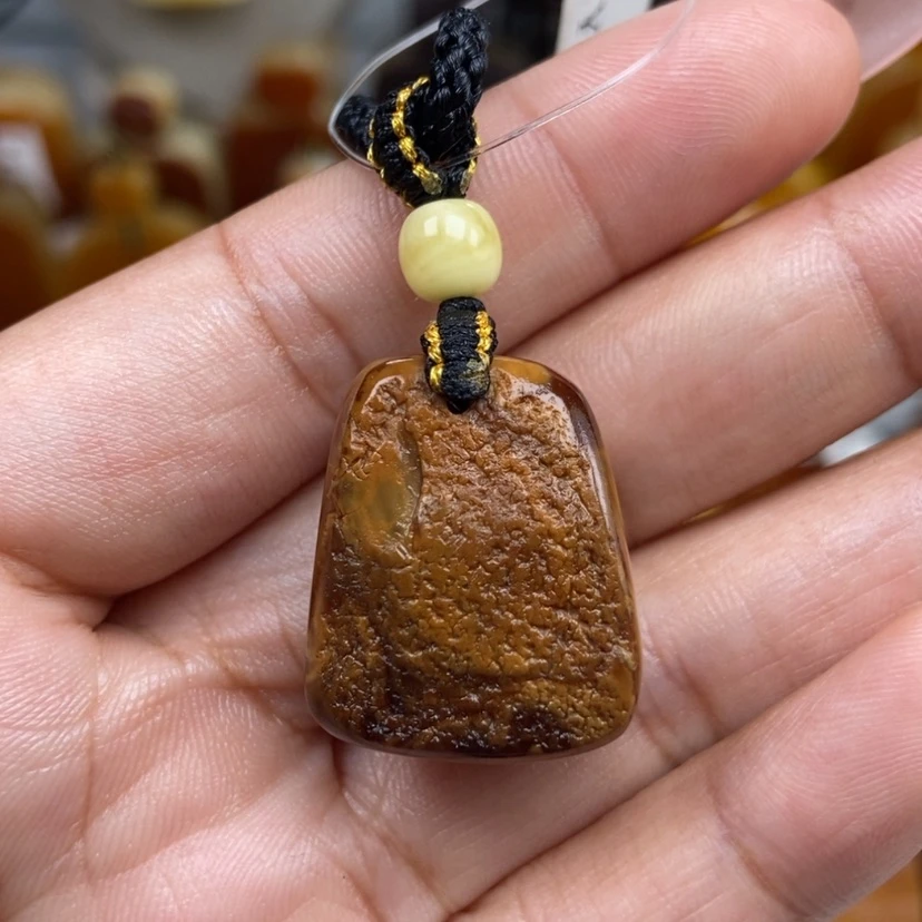 【闪购商品】琥珀颈饰未镶嵌