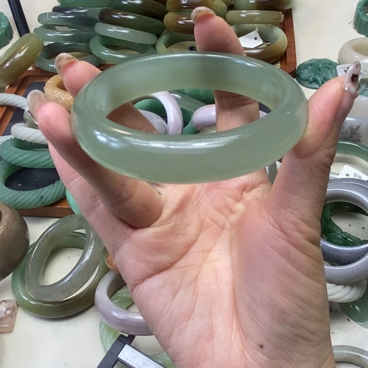 未镶嵌手镯石英岩玉?****