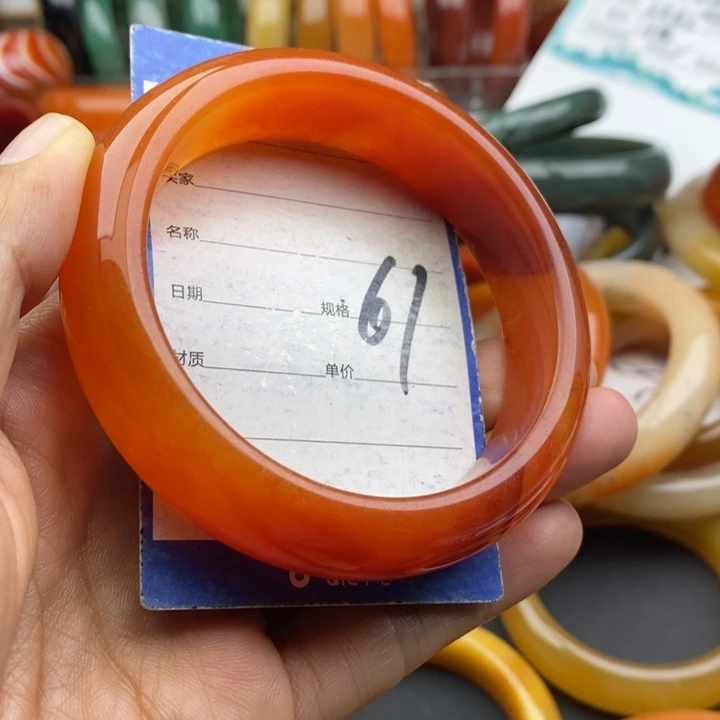 未镶嵌手镯石英质玉