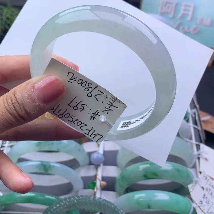 未镶嵌手镯翡翠天然翡翠手镯