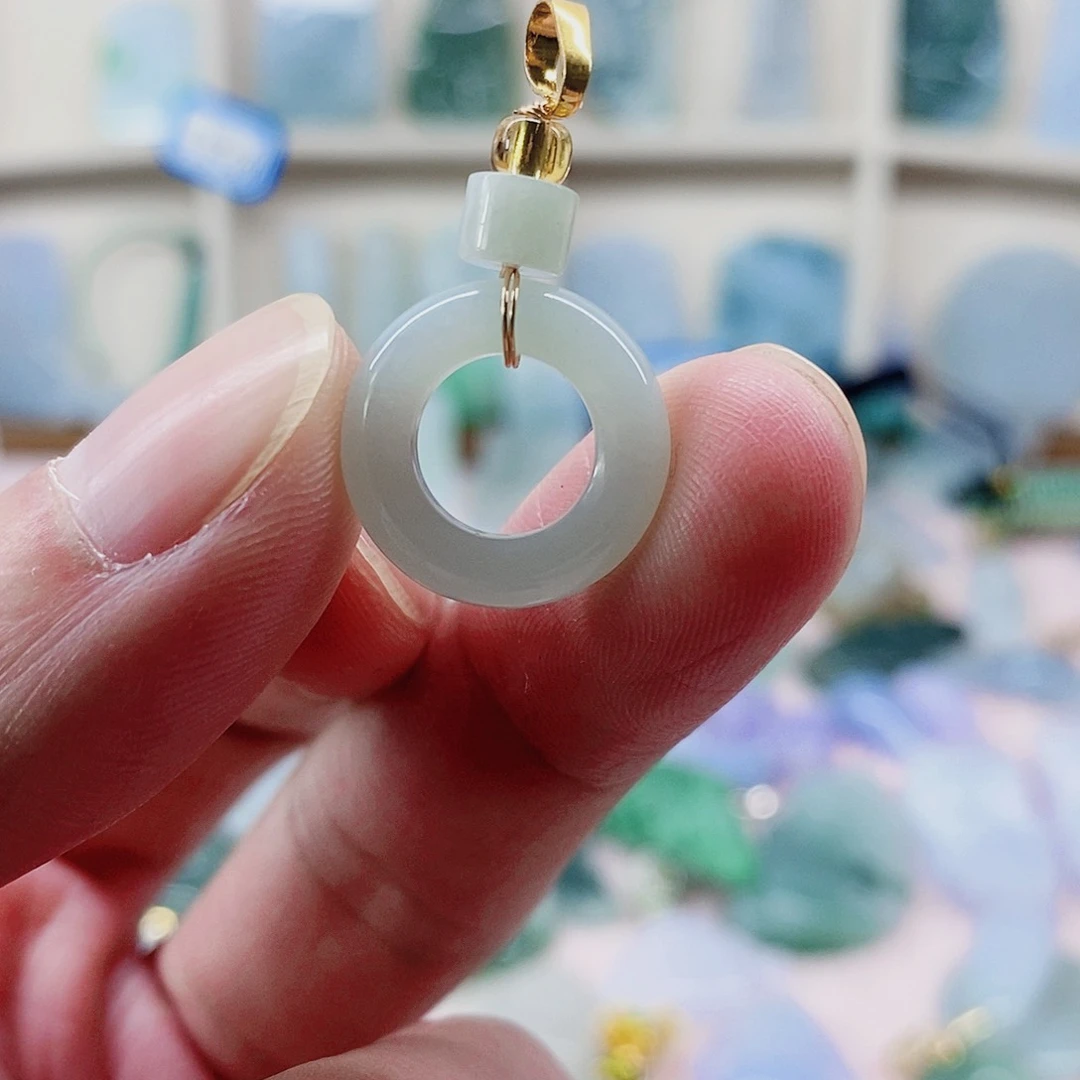 颈饰未镶嵌翡翠天然