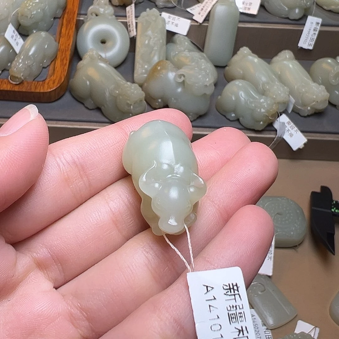 和田玉挂件未镶嵌布*