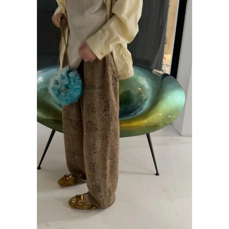 全松紧腰镂空刺绣裤子J24K368