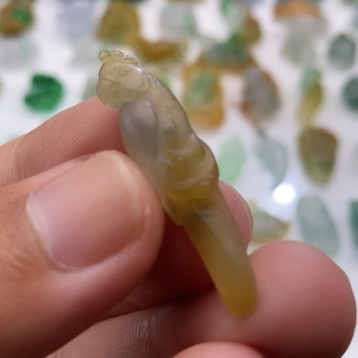 定制翡翠未镶嵌鹦鹉