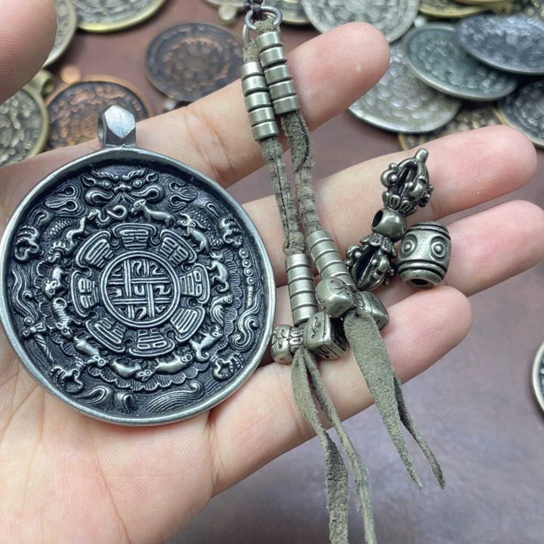 汉***条白铜麟甲熊九宫八卦牌