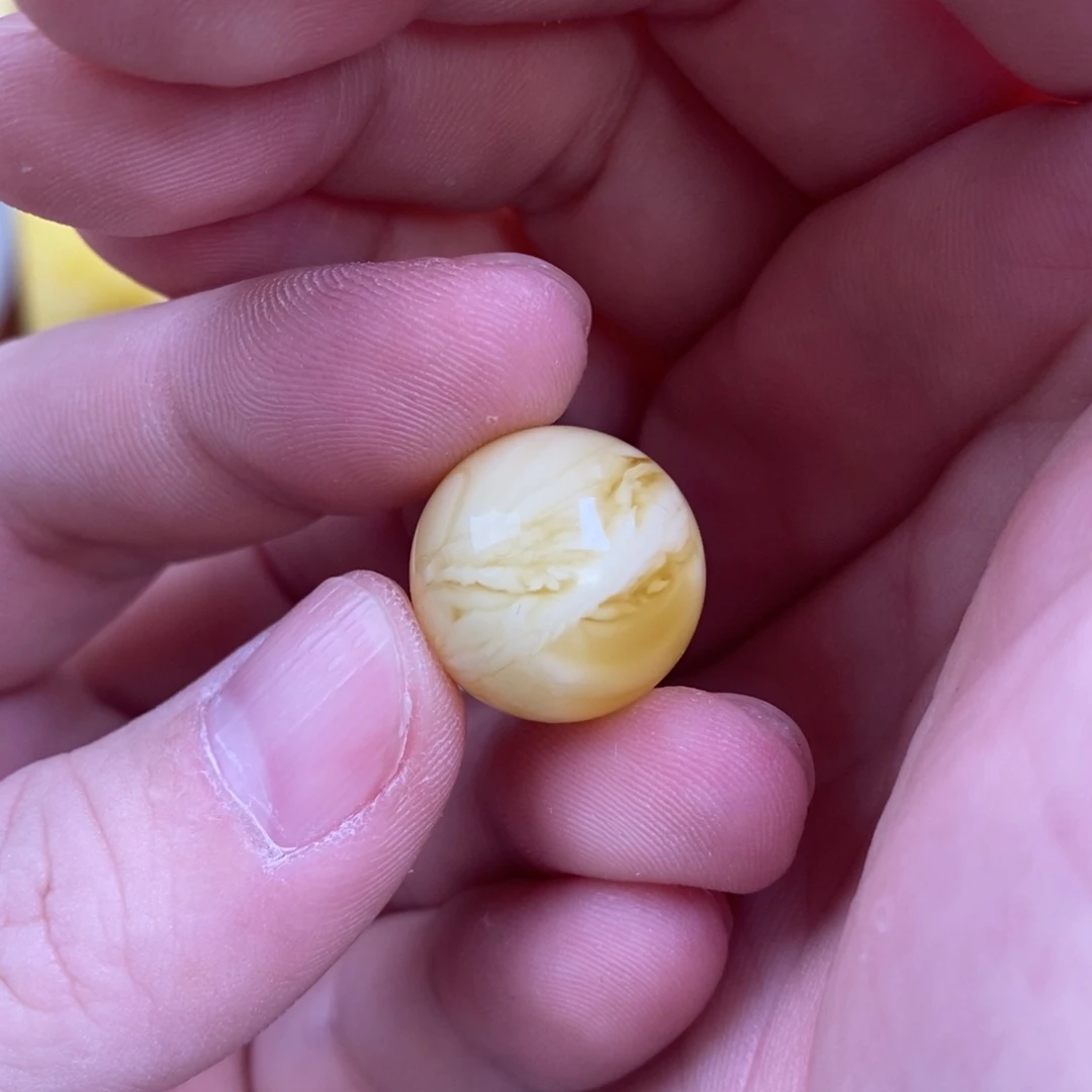 ****。蜜蜡未镶嵌裸石配饰