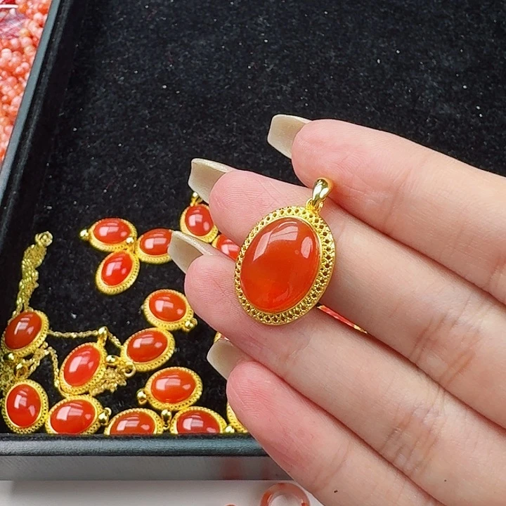 南红玛瑙蛋面吊坠未镶嵌