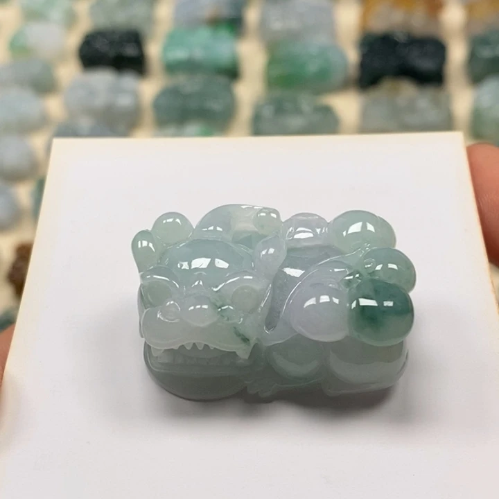 翡翠颈饰未镶嵌天然翡翠貔貅吊坠