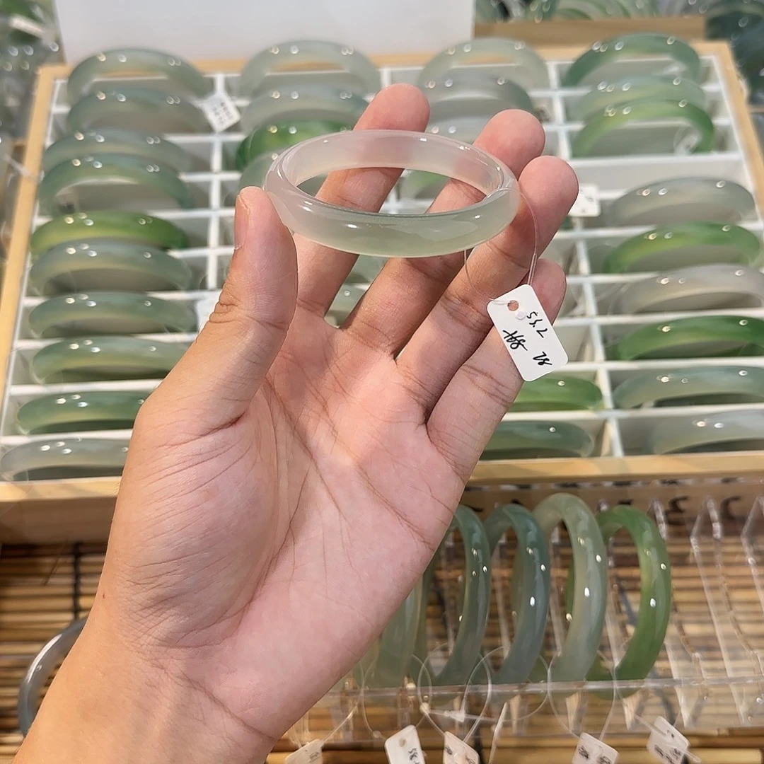 玛瑙/玉髓未镶嵌手镯圈口53.2