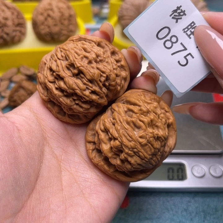 文玩核桃把件虎头45.0875