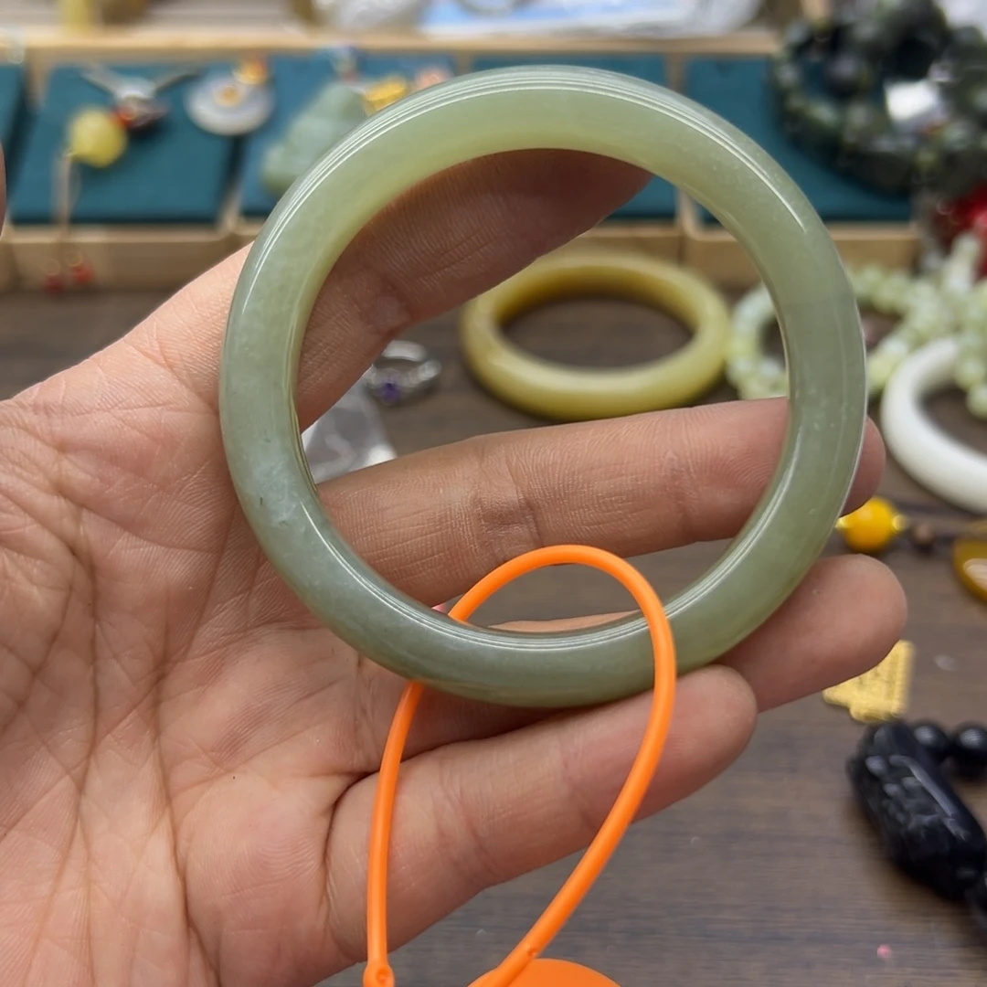 和田玉未镶嵌手镯56.4圈围1746