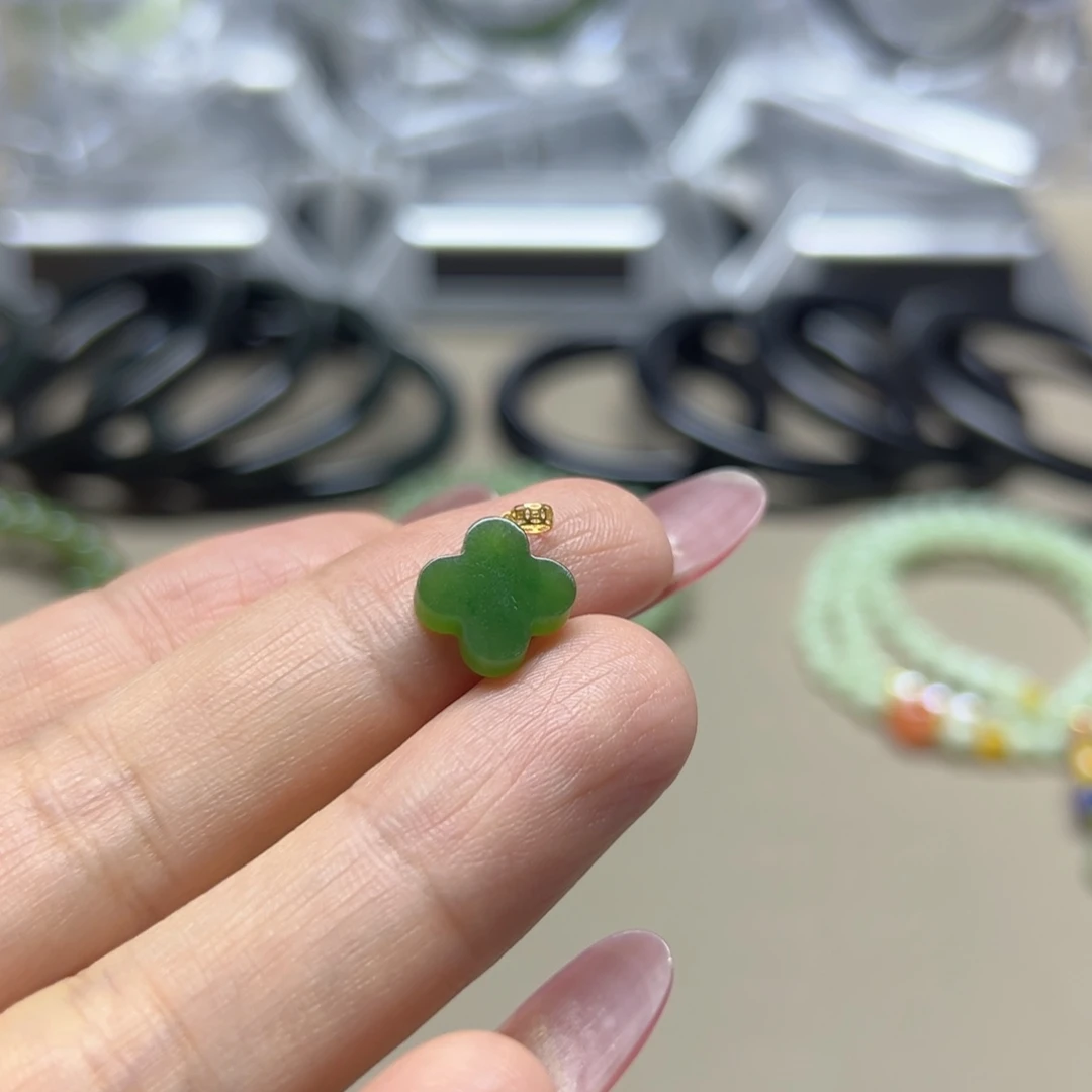 18K金镶嵌手链和田玉（碧玉）