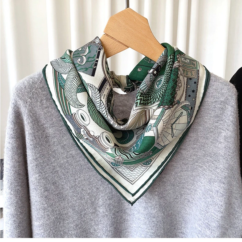 奇妙博物馆 真丝羊毛手工卷边时尚百搭丝巾