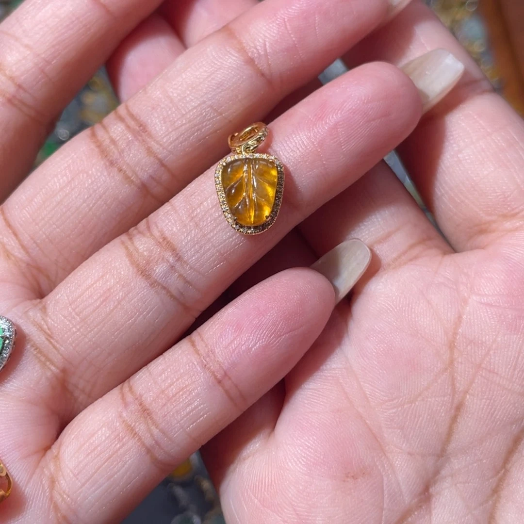 吊坠(不含链)18K金镶嵌翡翠