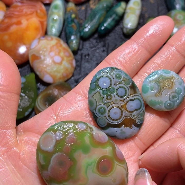 石英质玉颈饰未镶嵌冷***风