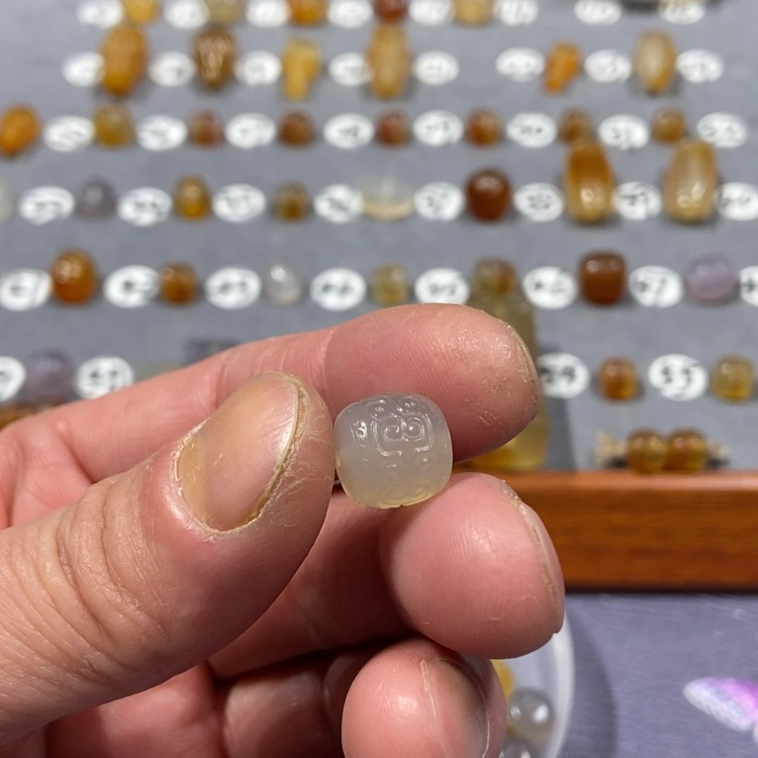 国***和玛瑙/玉髓合金颈饰珠