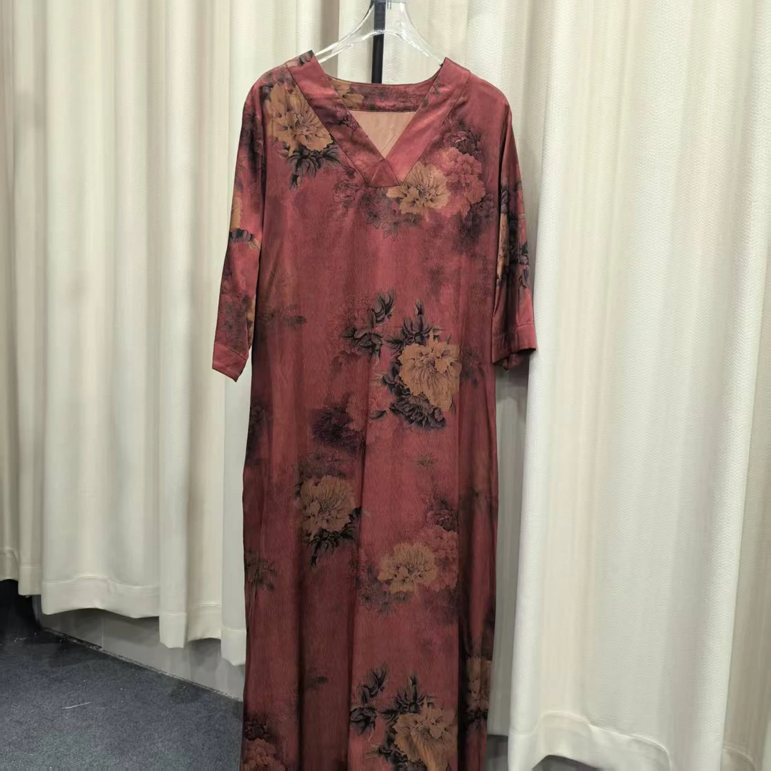 52701红色牡丹香云缎连衣裙