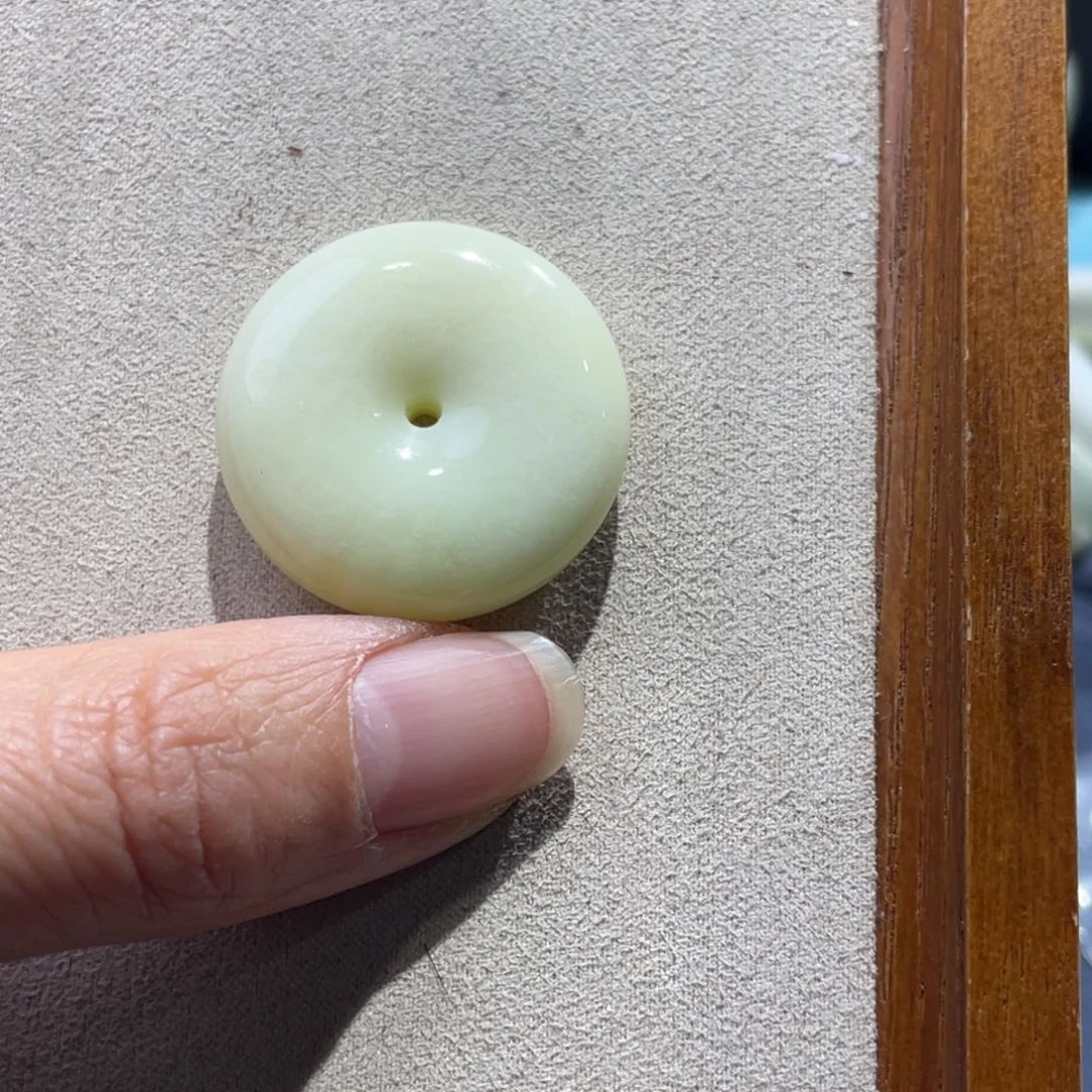 蓝田玉（蛇纹石化大理石玉）颈饰未镶嵌M**胡