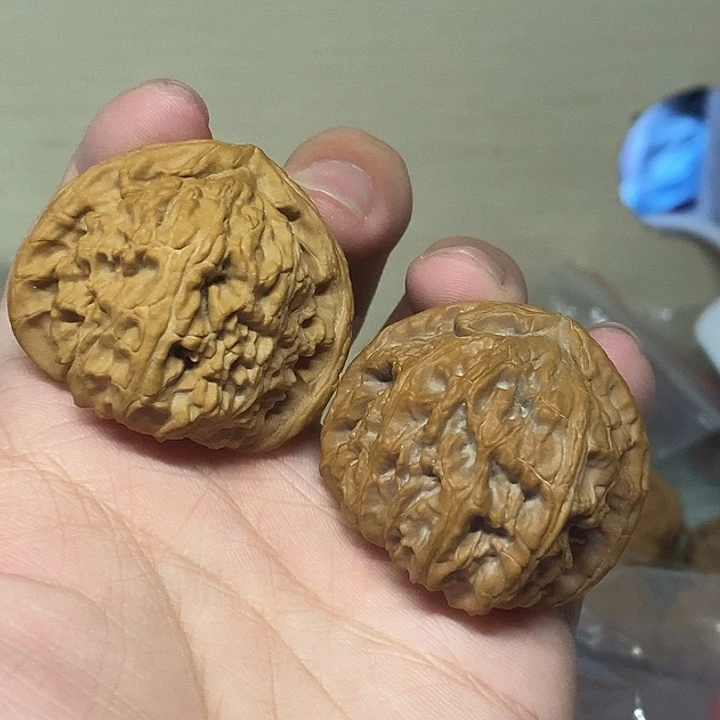 文玩核桃吊坠41左右三角白文玩核桃