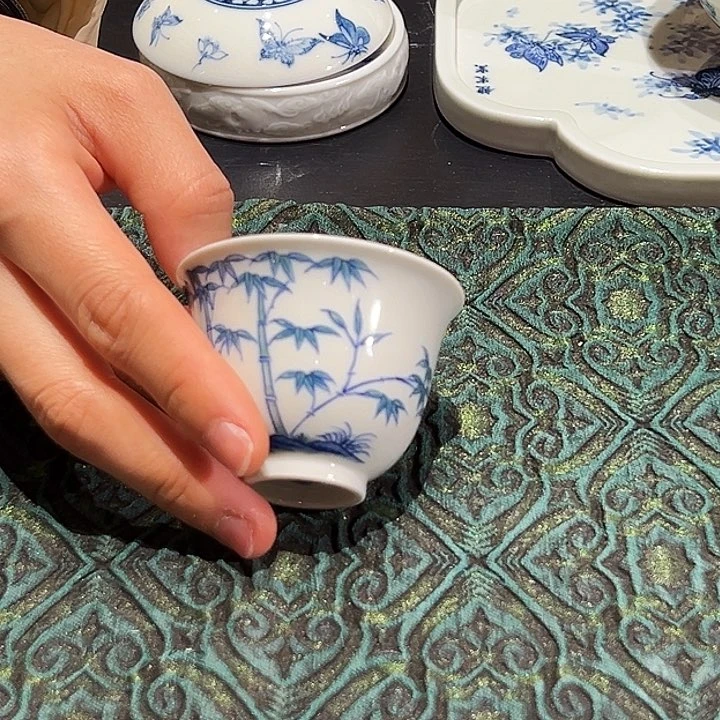 怡琅柴窑斗彩竹子杯