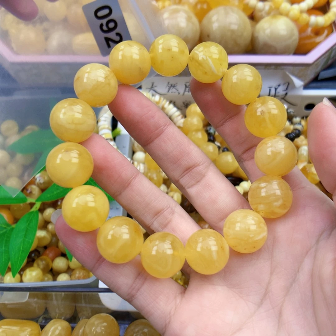 未镶嵌琥珀裸石15+