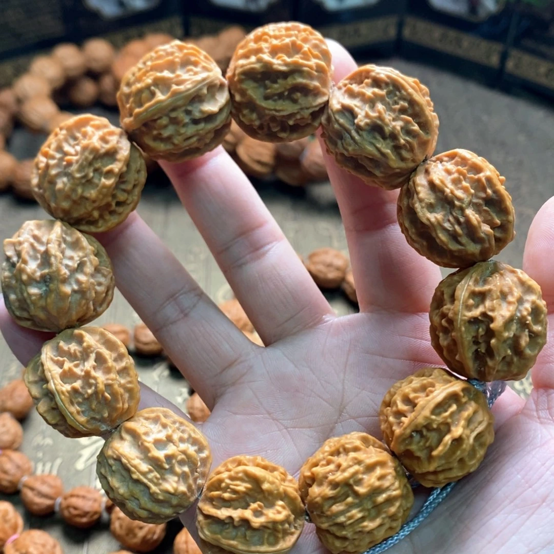 文玩核桃手串请***梅文玩核桃龙脊八棱
