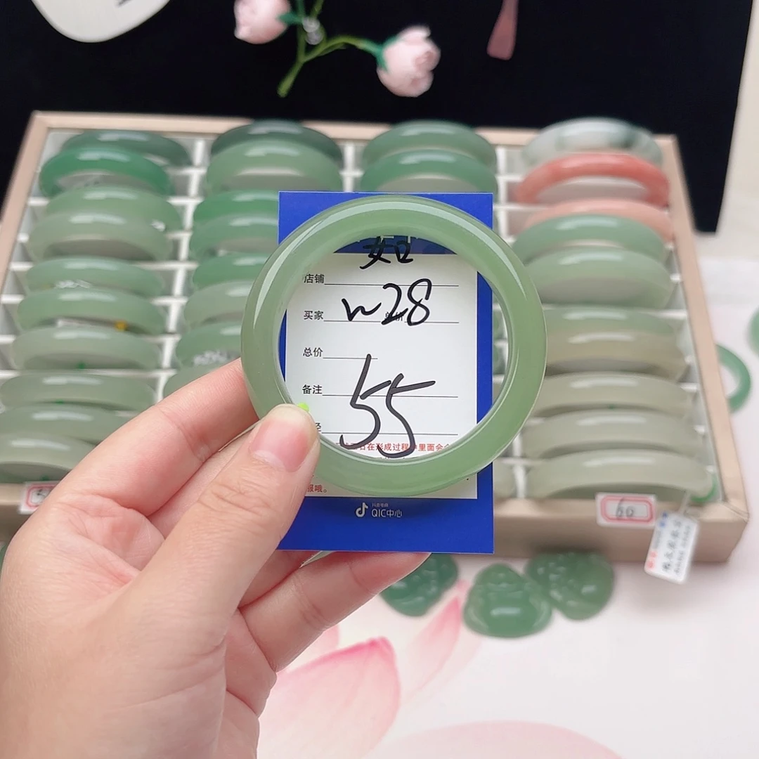 石英质玉未镶嵌手镯