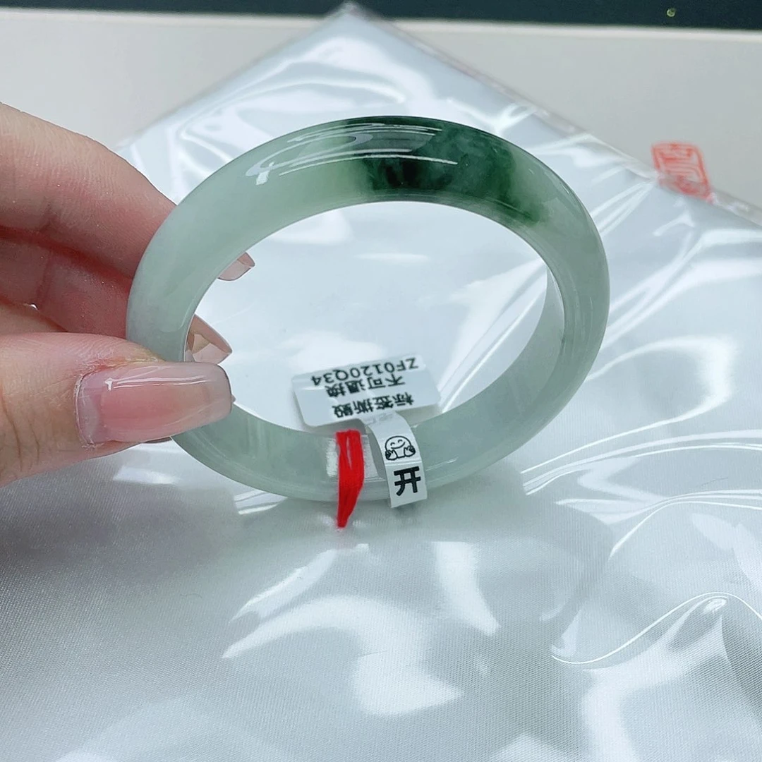 翡翠手镯未镶嵌正55