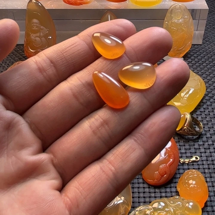 余***石英质玉未镶嵌小小吊坠挂件挂件