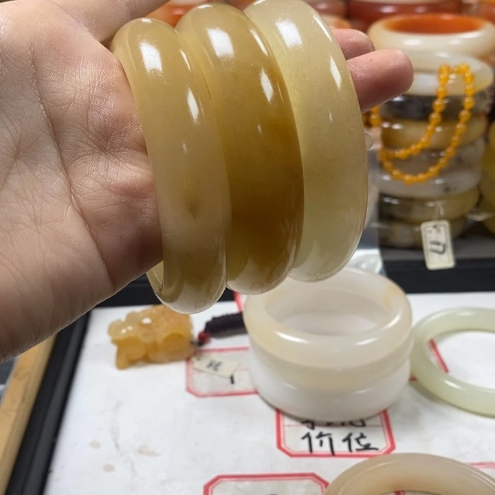 石英质玉（黄龙玉）合金手镯