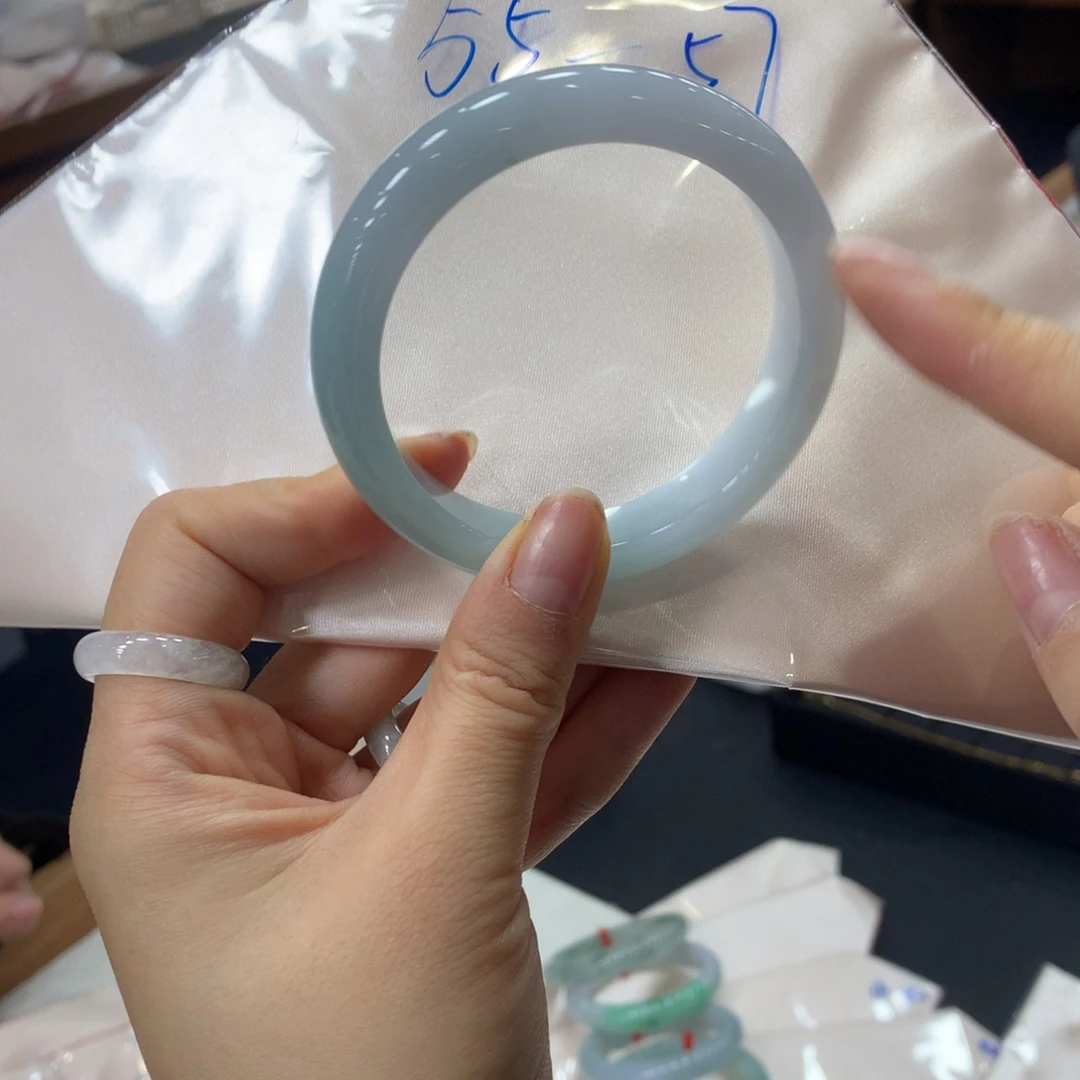 翡翠未镶嵌手镯买断