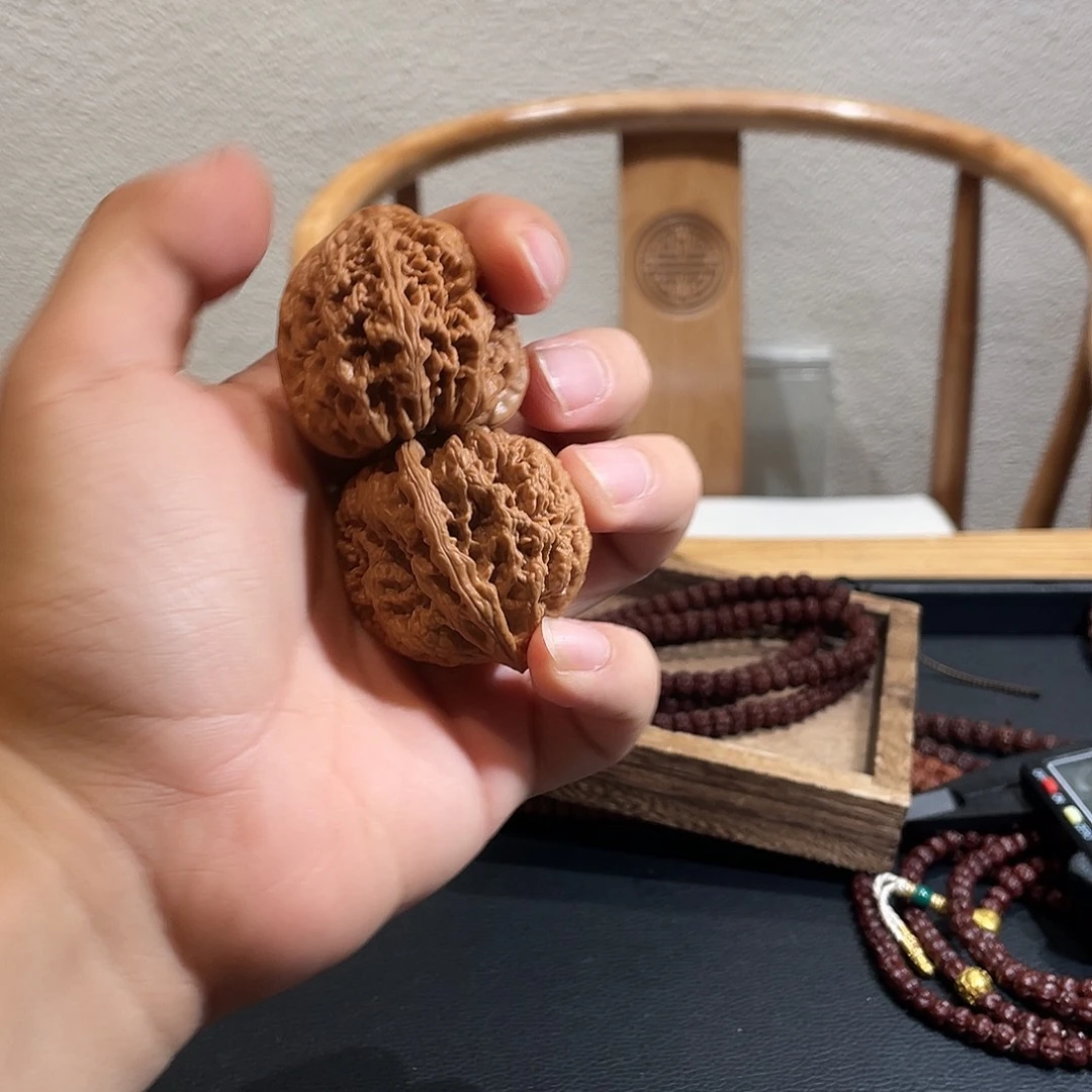 谢***捏吊坠金刚菩提大粗筋