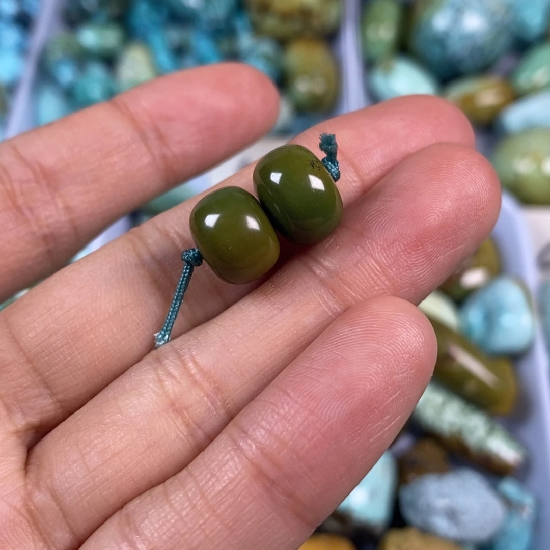 绿松石未镶嵌颈饰