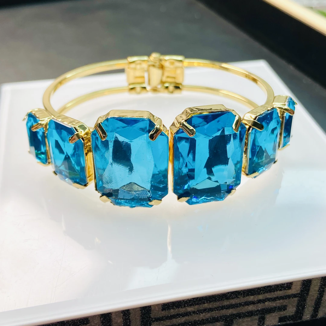 F043 璀璨星光闪耀手镯（带礼盒多样性发其一）