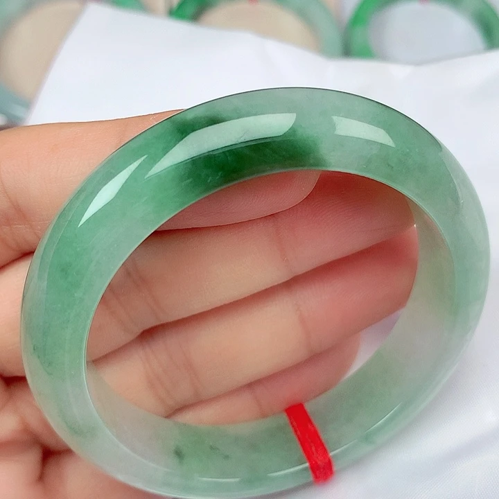 翡翠未镶嵌手镯55～56冰晴水飘花手镯