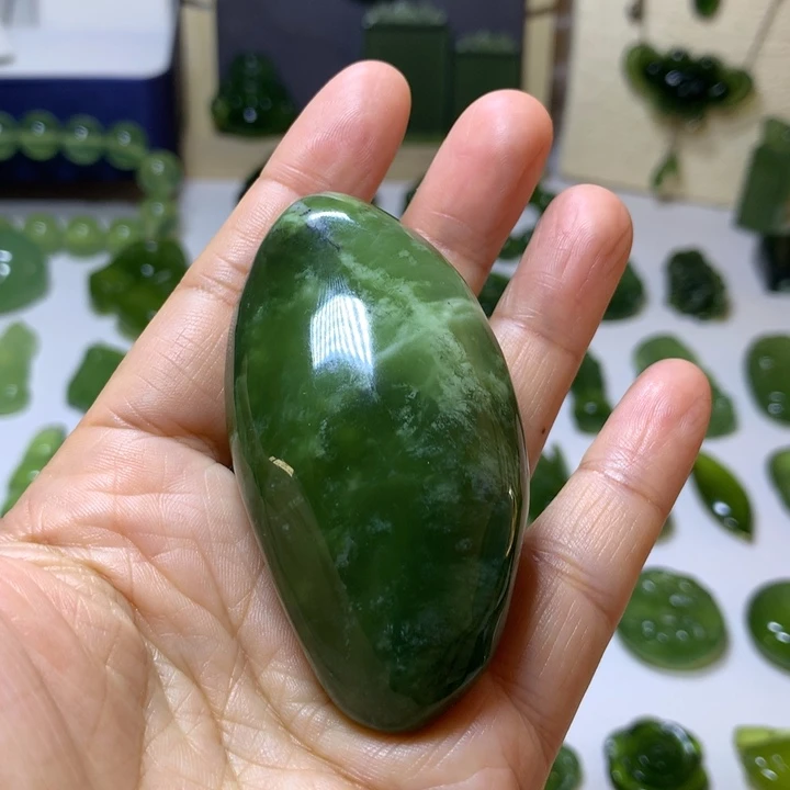未镶嵌岫玉手把原石手把件