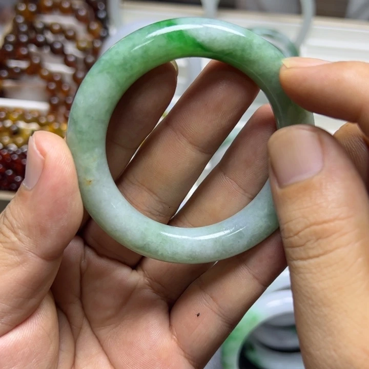 彩***虹定制翡翠未镶嵌翡翠