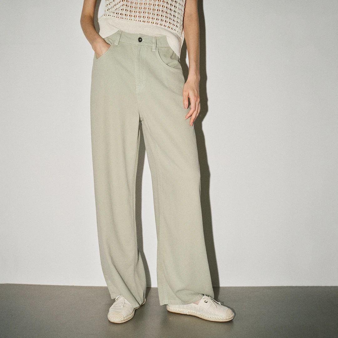 小虫直筒"酸奶裤2.0"亲肤柔软垂坠显腿长宽松白色牛仔裤T25XNZ013