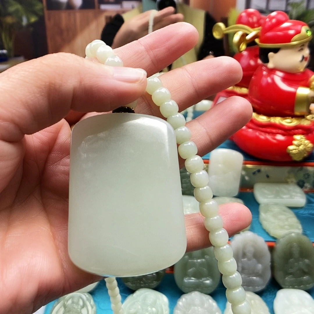 丫***头和田玉未镶嵌颈饰