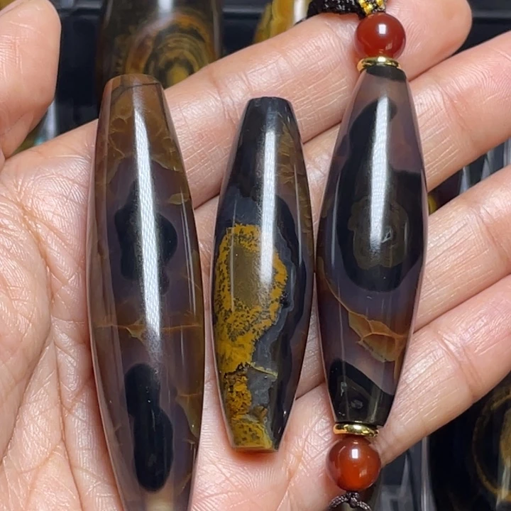 玛瑙/玉髓颈饰未镶嵌花*。