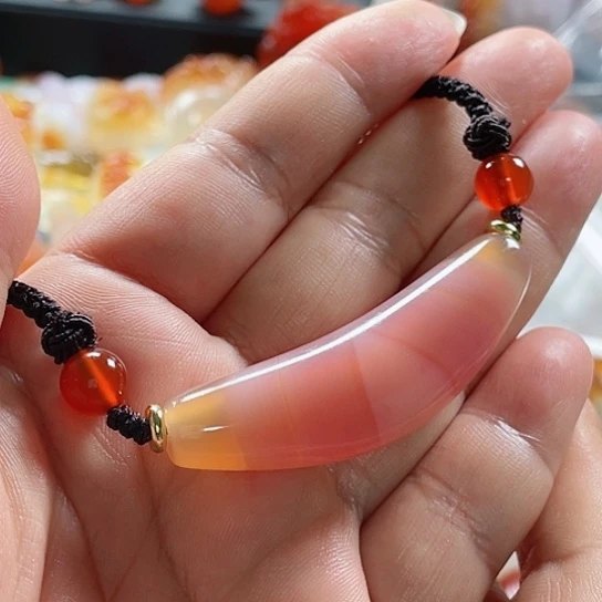 玛瑙/玉髓颈饰未镶嵌奔****