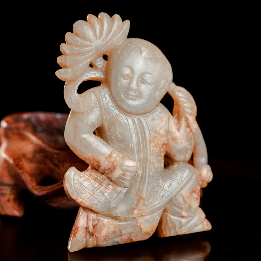 明和田玉持莲童子